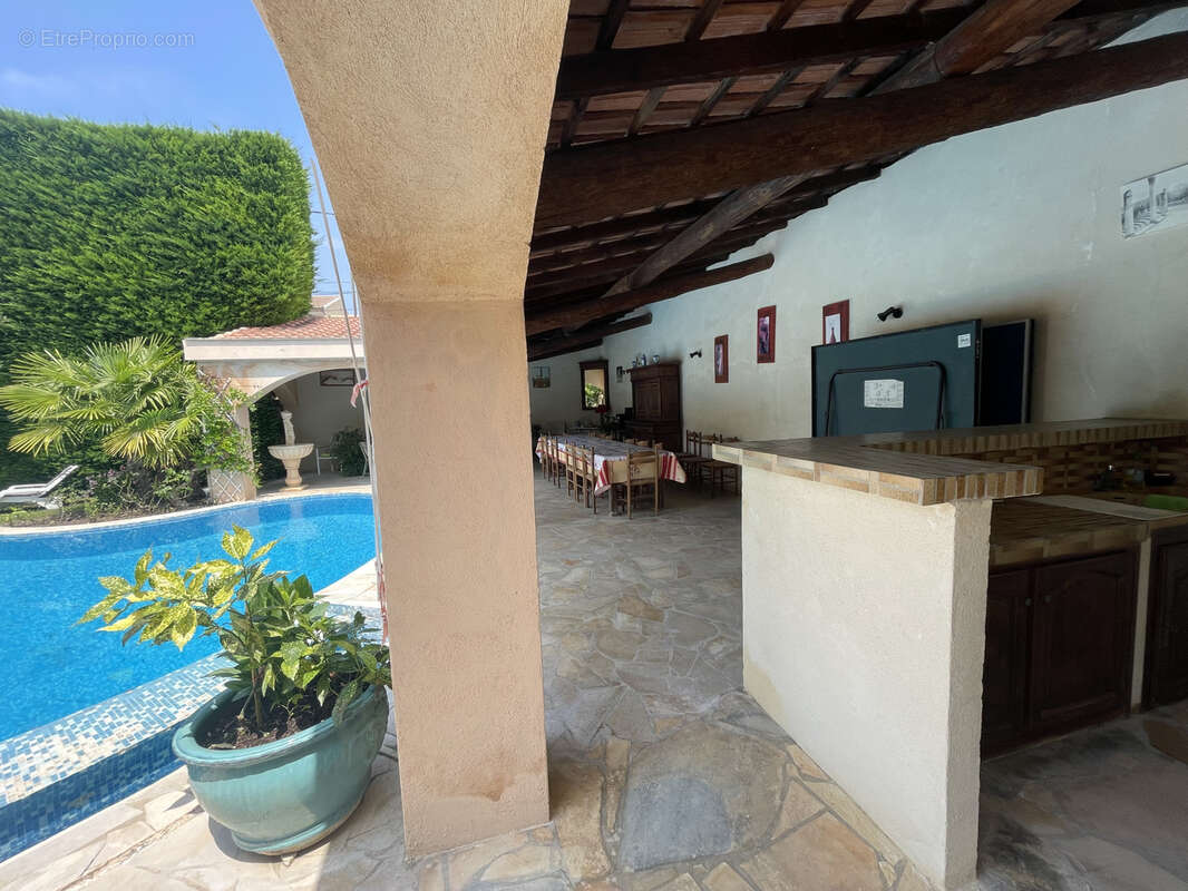 Vaison 2km / belle maison / sh240m2 / terrain 1396m2 / piscine / pool house 100m2 - photo 10
