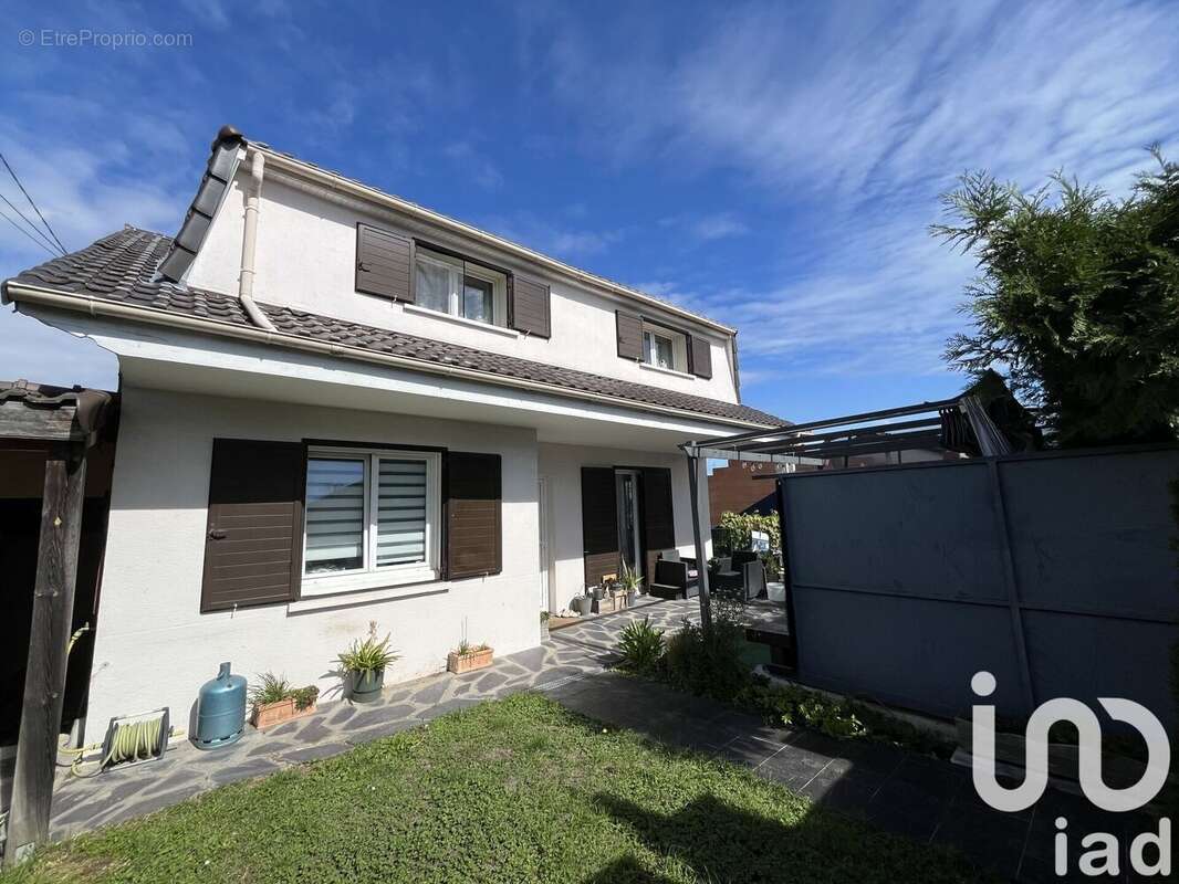 Photo 2 - Maison à MONTFERMEIL