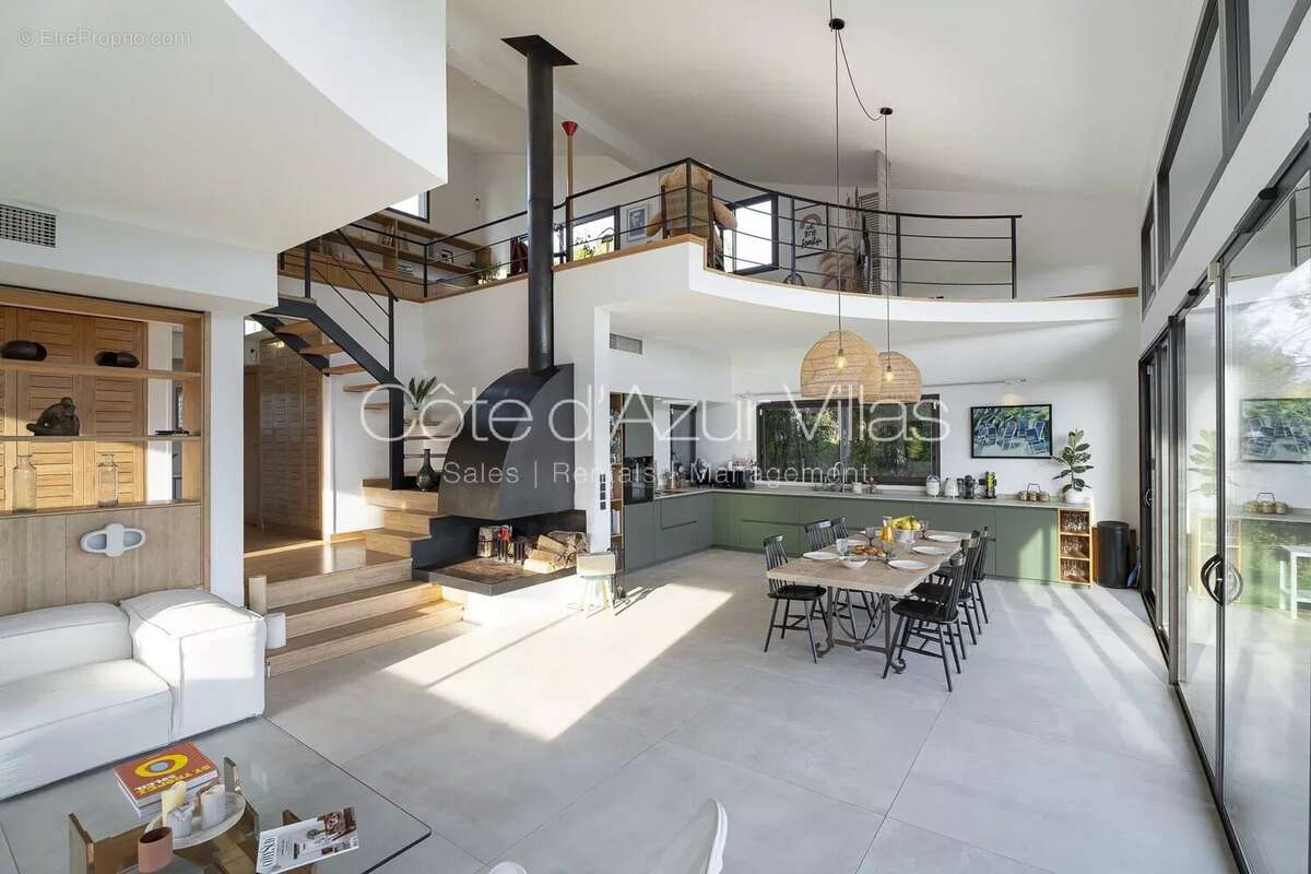 Maison à VALBONNE