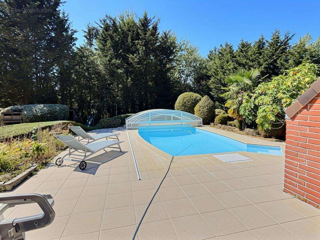 Villa 5 chambres, piscine et sauna, garage 2 voitures - photo 2