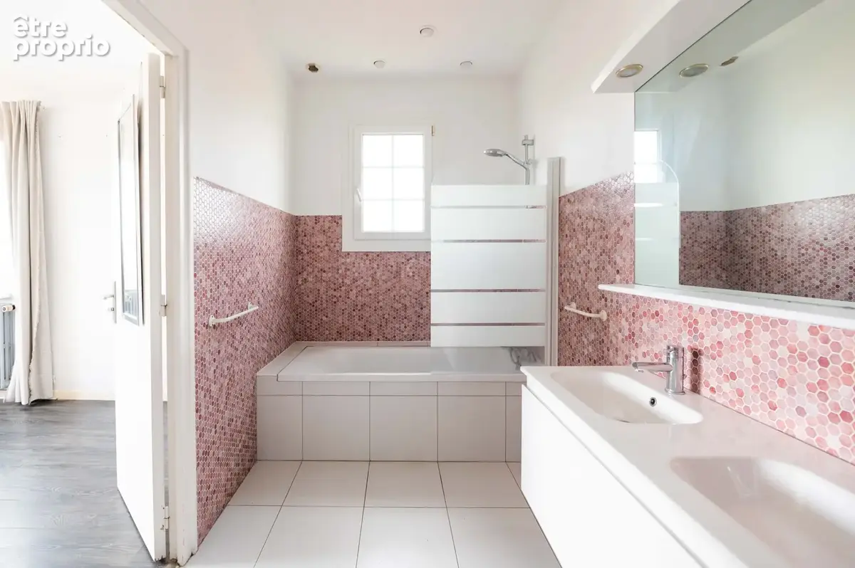 St Julien de Concelles - Maison 230m2 - photo 15