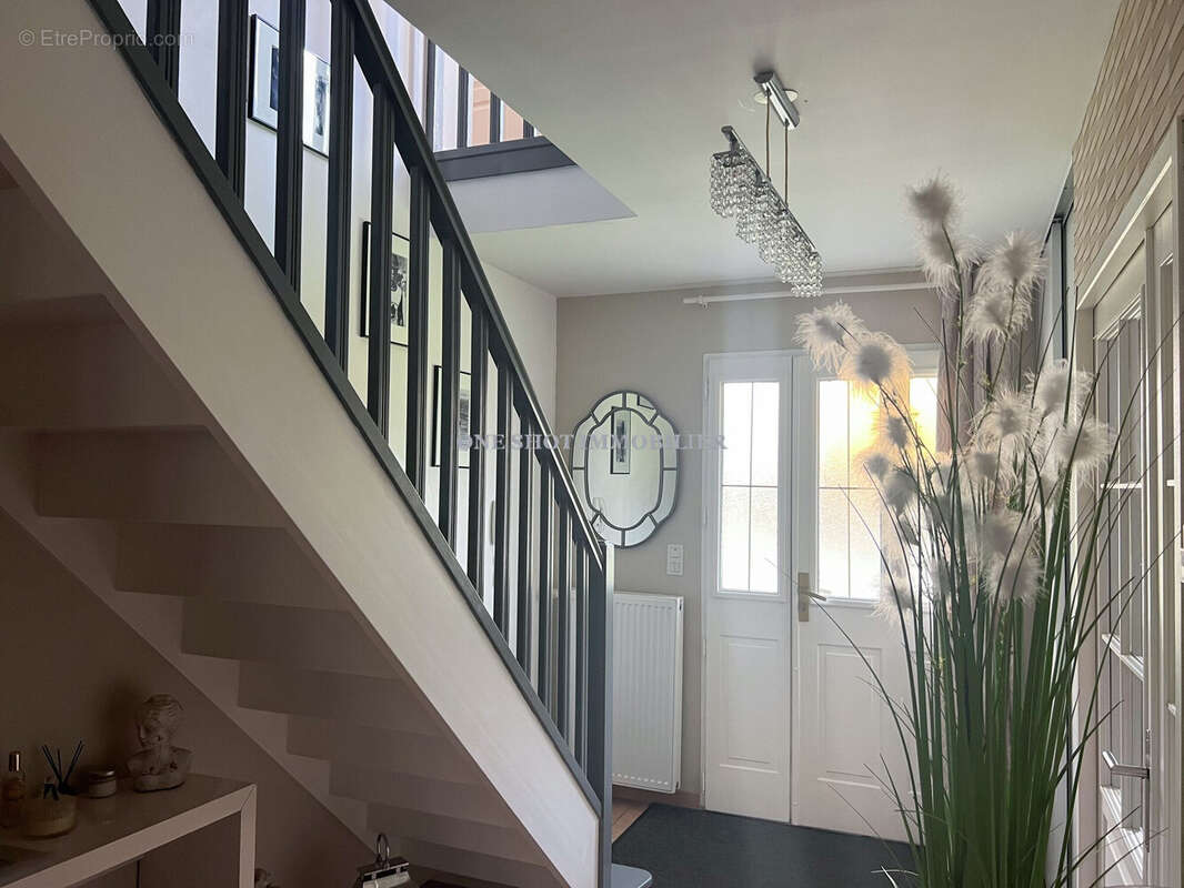 Maison 178 m² à Saint-Jean-De-Braye  - photo 2