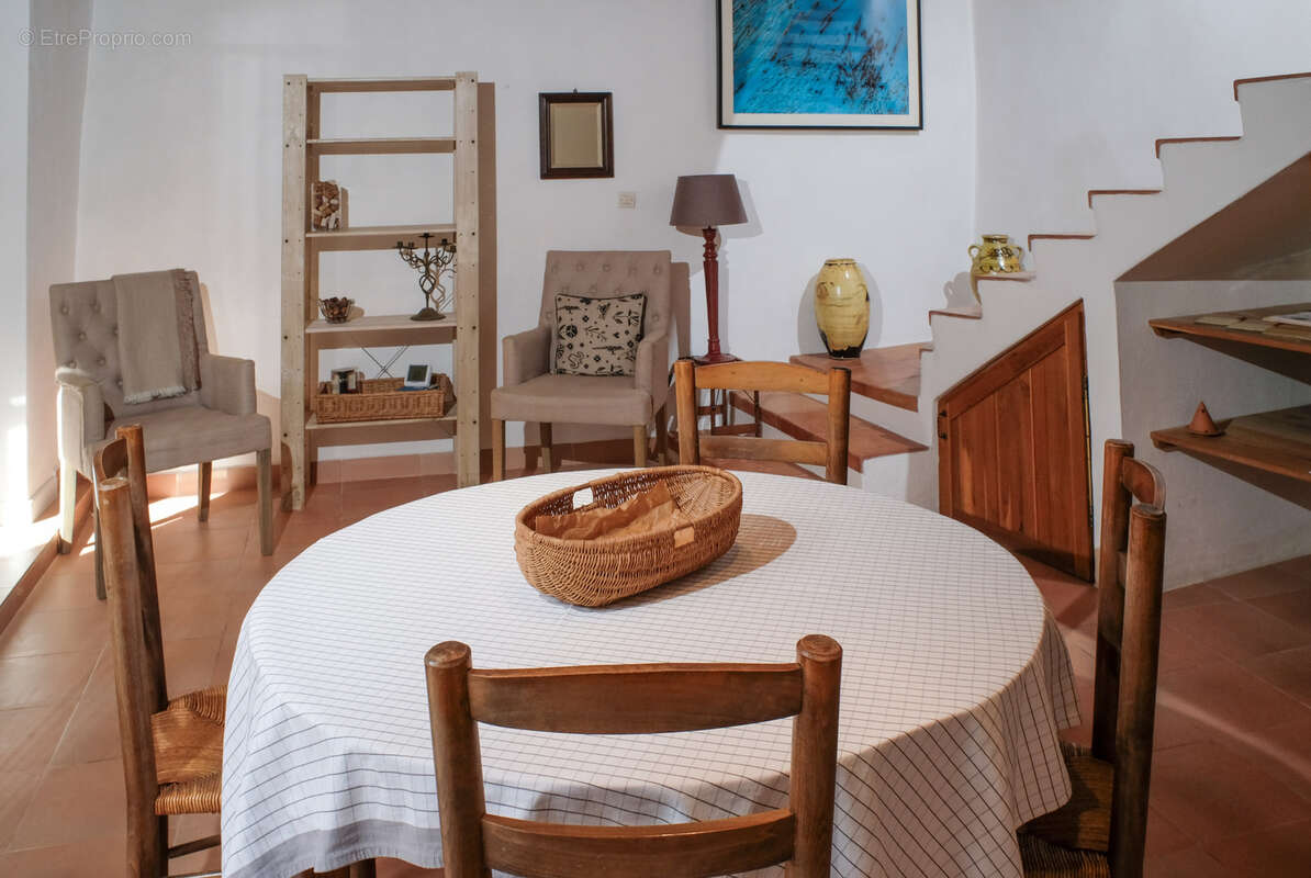 Maison à SAINT-QUENTIN-LA-POTERIE