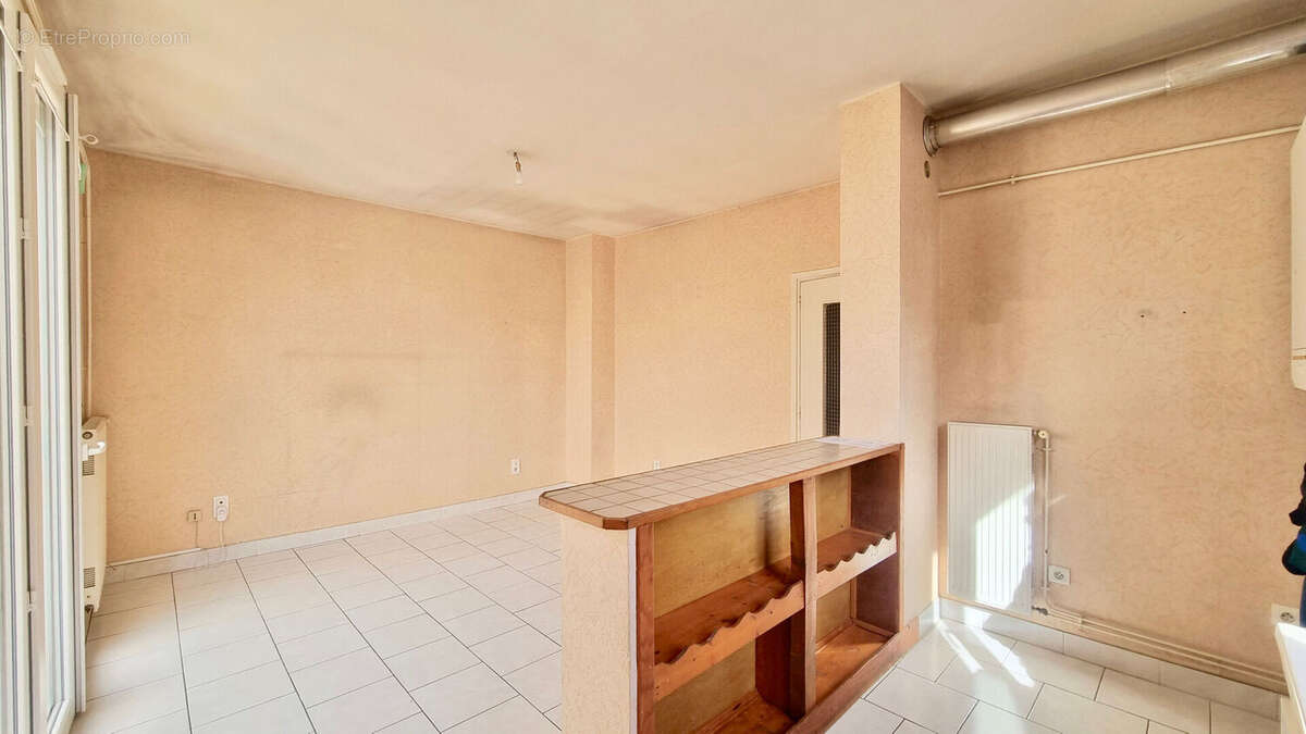 PONT-DU-CHÂTEAU / Centre bourg immeuble de rapport à vendre, belle opportunité ! - photo 12