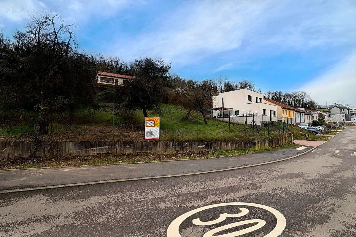 Terrain à SIERCK-LES-BAINS