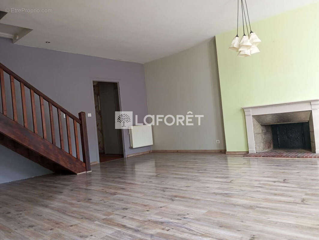 Appartement à SALINS-LES-BAINS