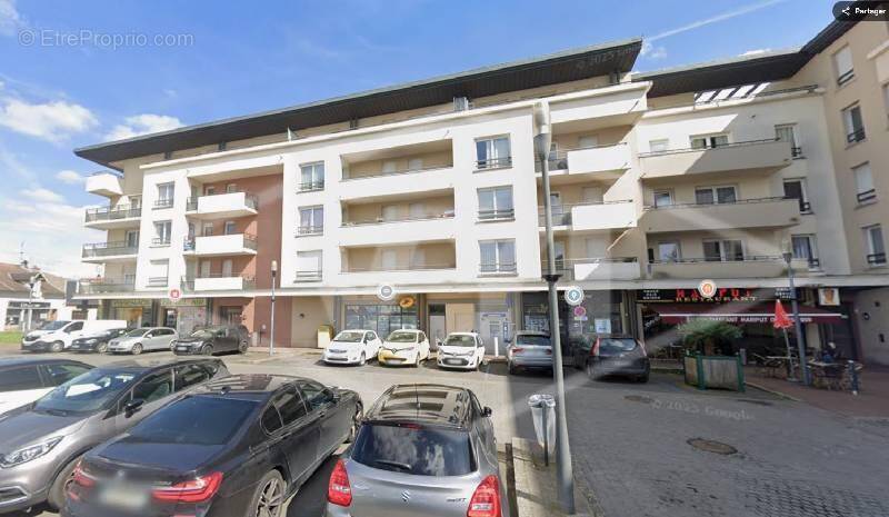 Appartement à COMBS-LA-VILLE
