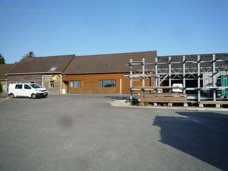 Dpt Aisne (02), LA CROIX SUR OURCQ  à vendre ensemble immobilier professionnel  1170 m2 ateliers et bureaux sur 3000 m2 de terra - photo 3