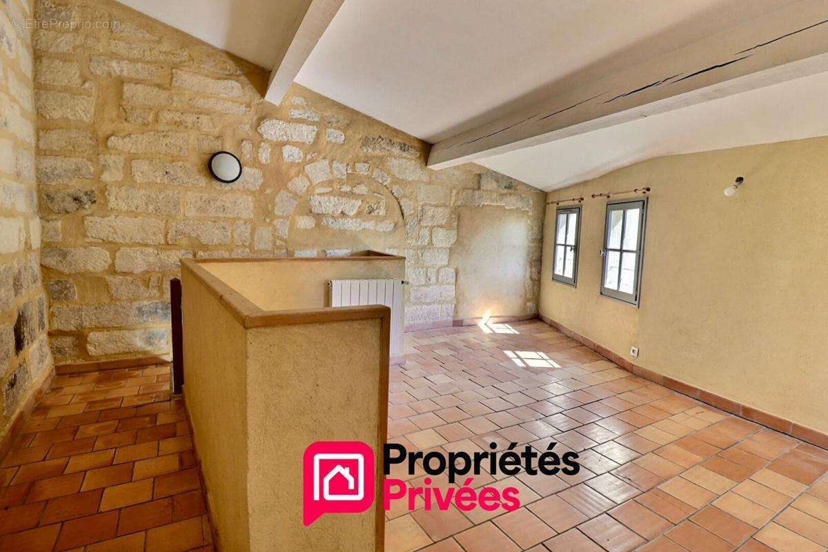 Uzès, Appartement T2 en duplex avec terrasse - photo 8