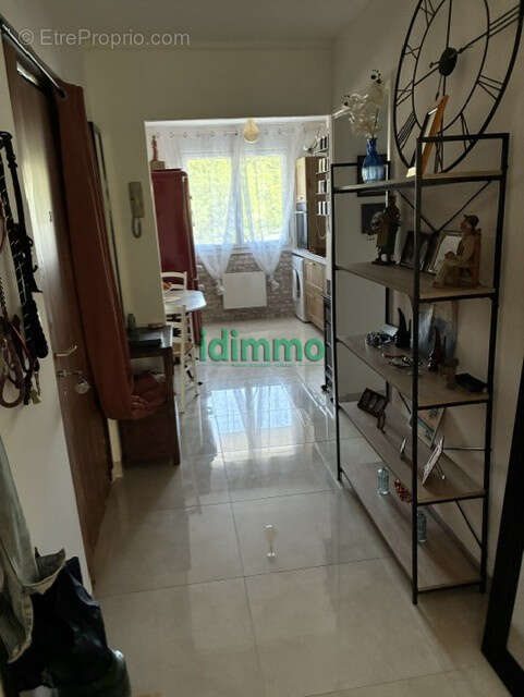 Exclusivité Draguignan dans résidence standing bel F2 de 63m rez de jardin parking cave 178500€ crn2408 dpe c - photo 14