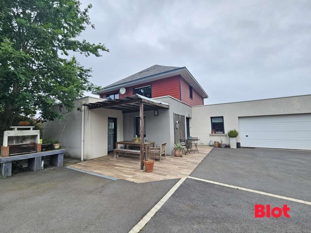 Maison à MONTAUBAN-DE-BRETAGNE