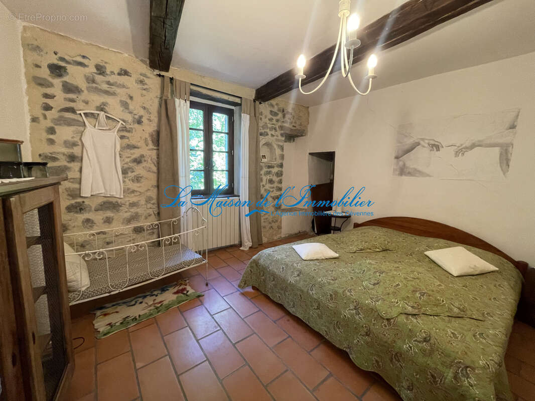 Mialet, charmante maison de village en pierres F3 avec terrasse - photo 3