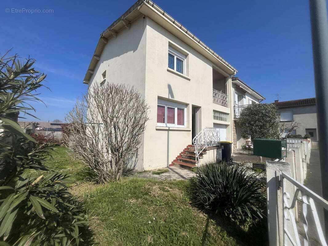 Maison à SAINT-JUERY
