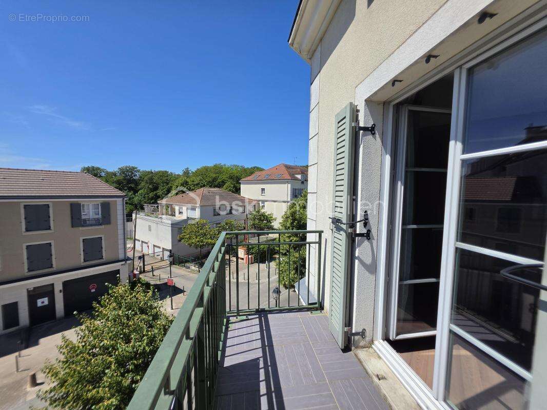 Appartement à VAUJOURS