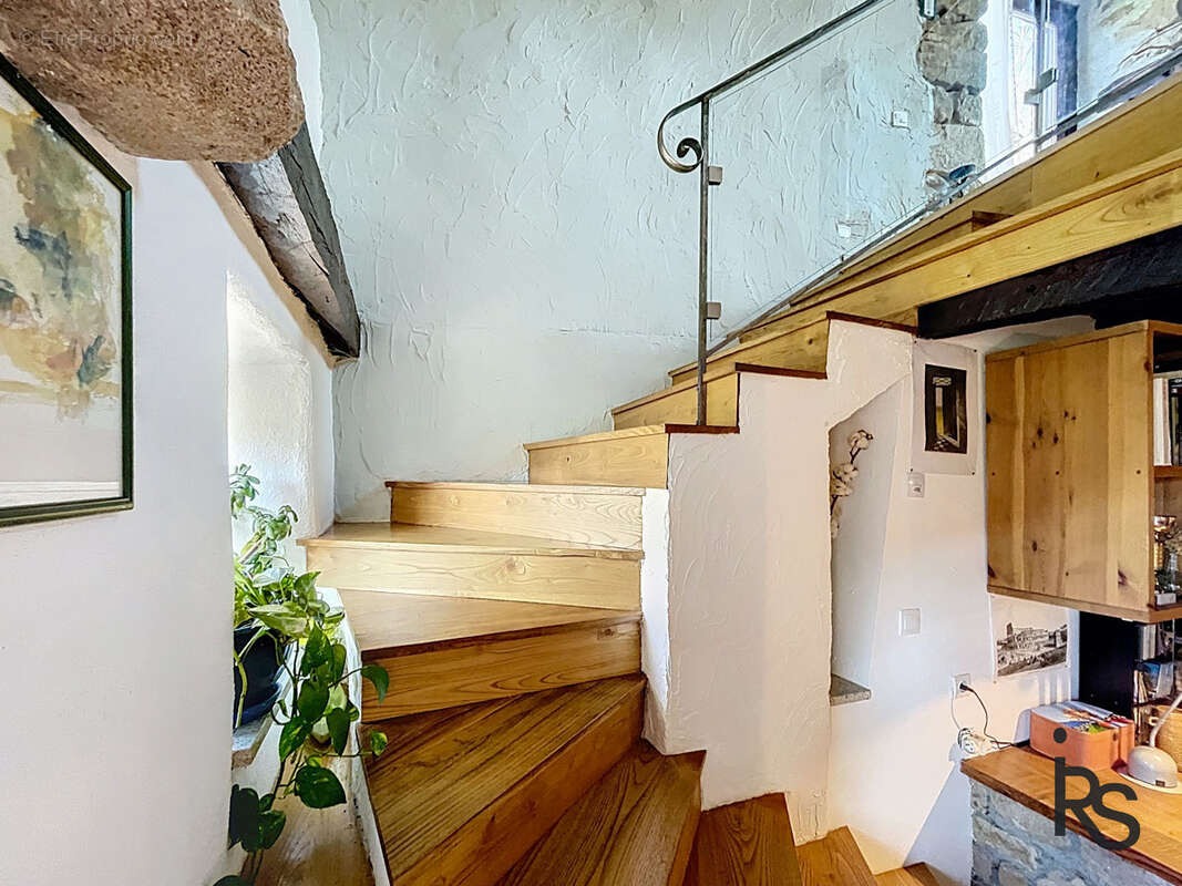 Maison à GENESTELLE