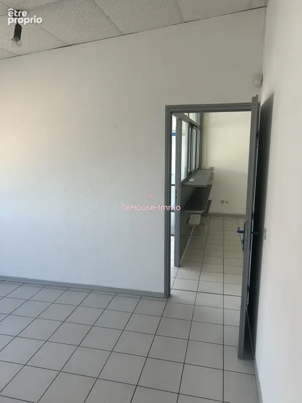 Commerce 49 m² à Cabestany  - photo 17