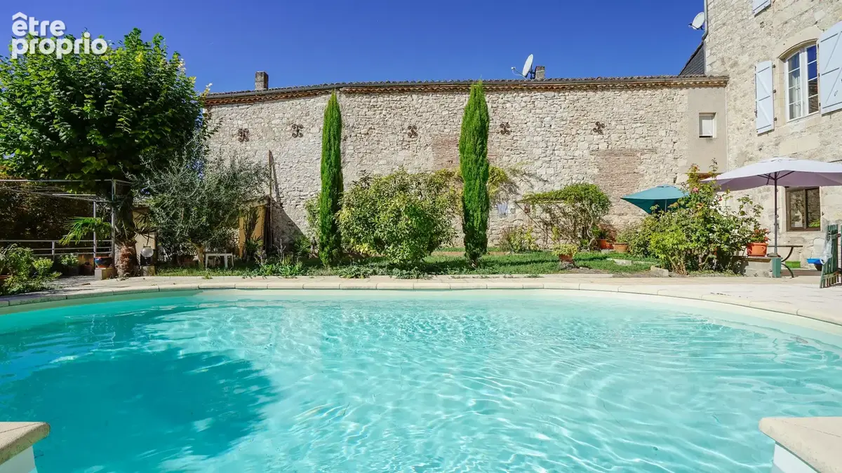 Magnifique maison bourgeoise 18 ème en coeur de village avec jardin, piscine et superbe vue - photo 28