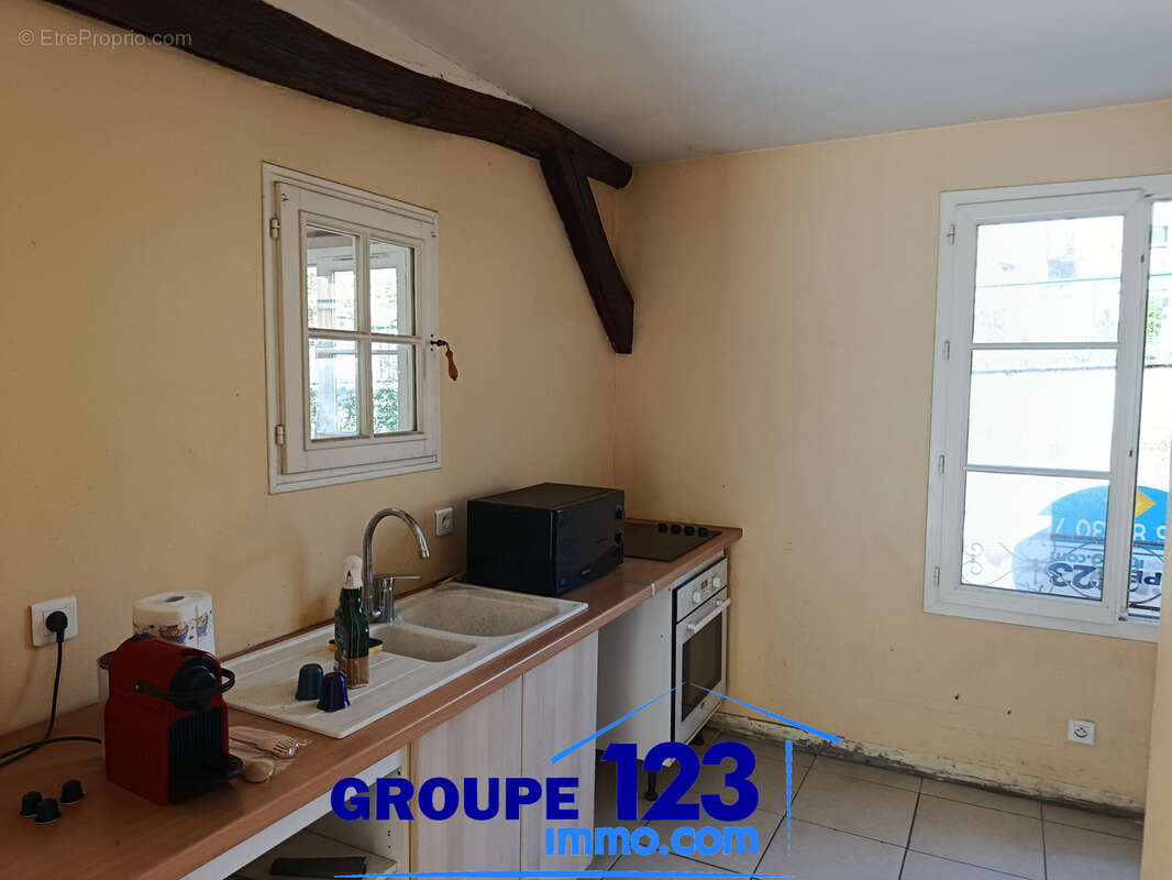 Maison à AILLANT-SUR-THOLON