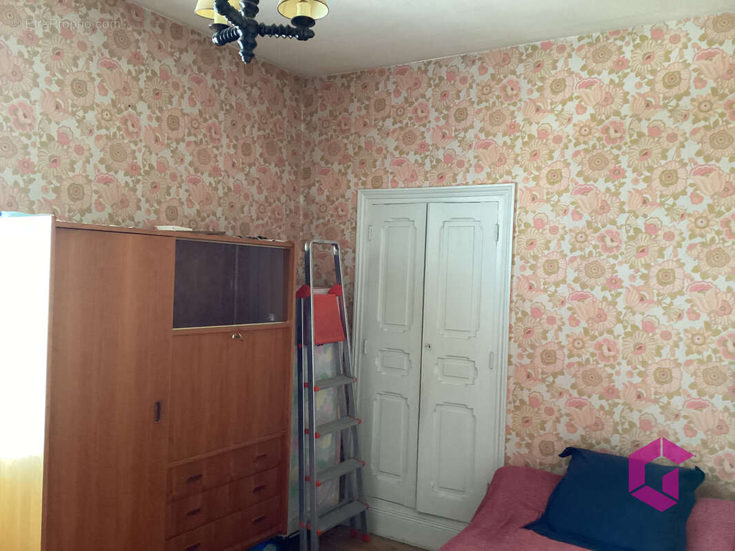 EN EXCLUSIVITE ! appartement traversant au 2ème et dernier étage, à rénover,  avec cave et grenier - photo 12