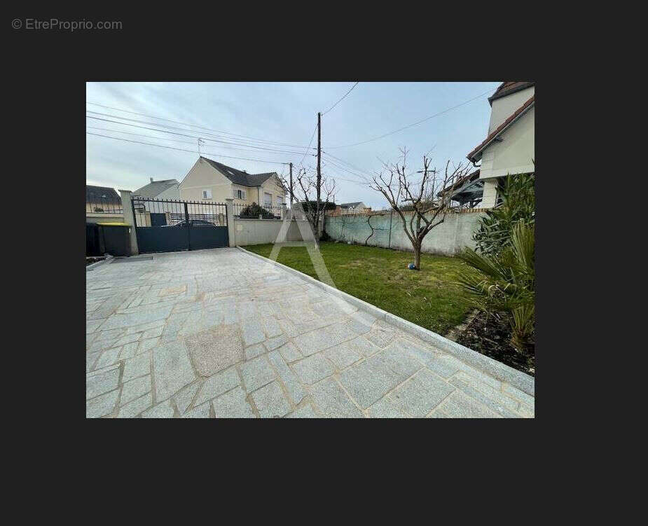 Maison à OZOIR-LA-FERRIERE