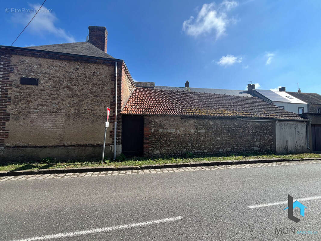 Maison à ALLUYES