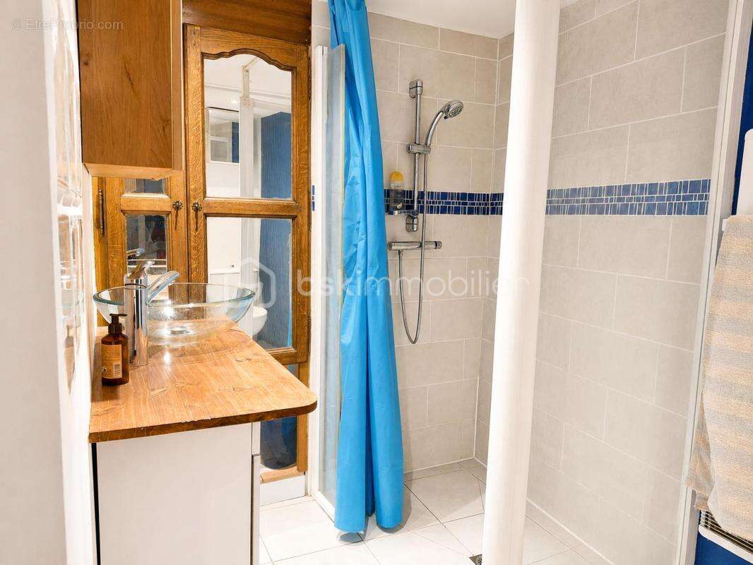 RARE – Grande maison de village 203 m² + local commercial + terrasse – Saint-Chamas Port - photo 12