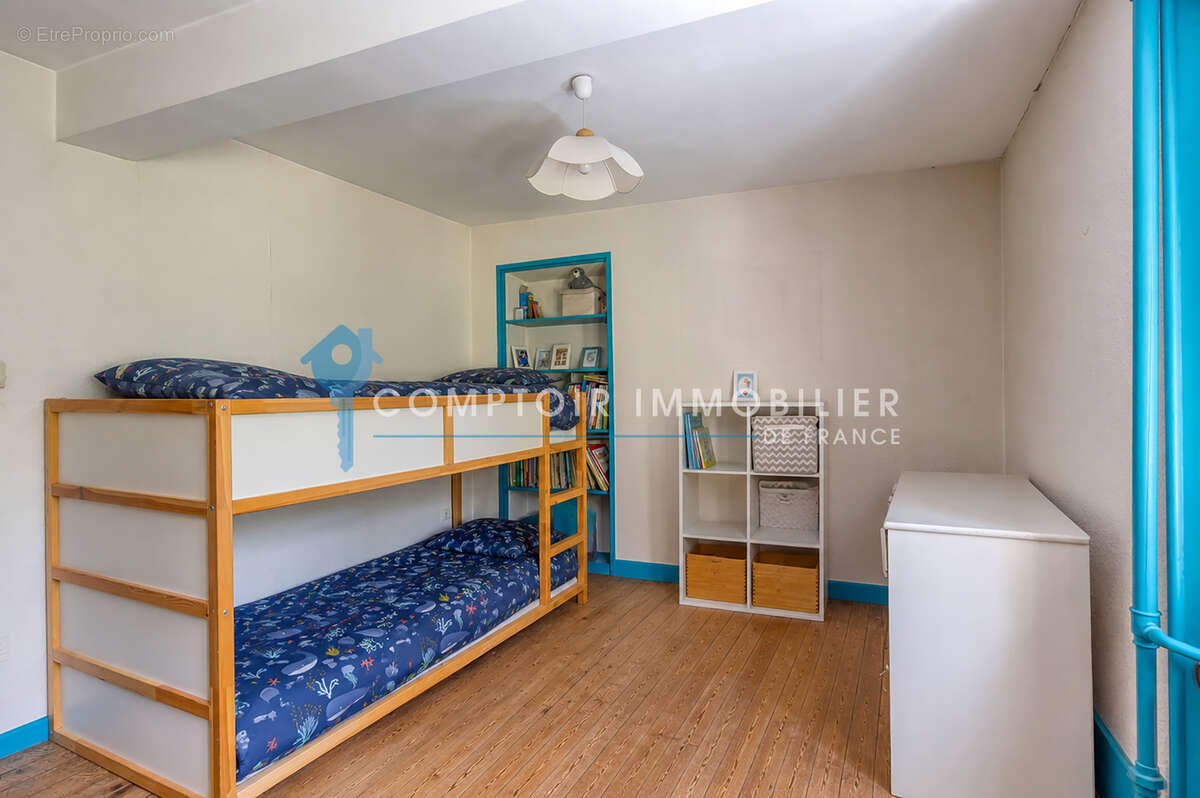 Isère (38) La Tronche -Maison Atypique 220 m2 sur terrain arboré de 1240 m2 - photo 10