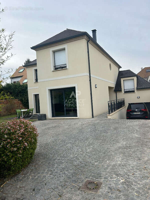 Maison à MAISONS-LAFFITTE