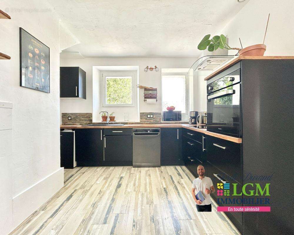 AUBIGNY-LES CLOUZEAUX – Maison familiale rénovée 113 m² – Jardin clos - photo 3