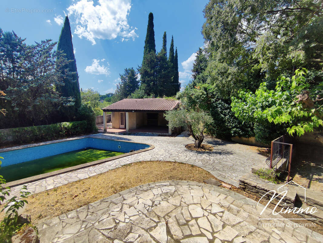 Nimes est route d'uzes maison t7 jardin piscine garage - photo 7