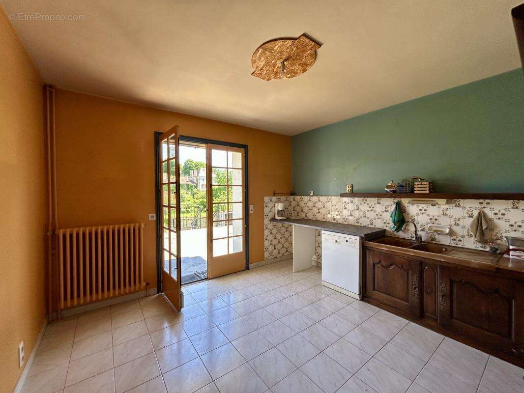 Maison à CHEF-BOUTONNE