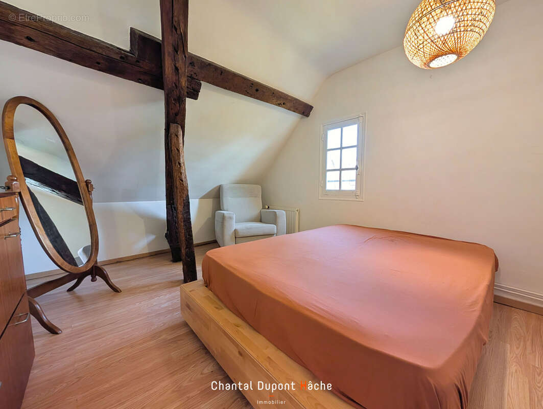 CHARTRES BASSE VILLE -  Appartement de charme dans un bel immeuble à colombages du XVIIème - photo 9