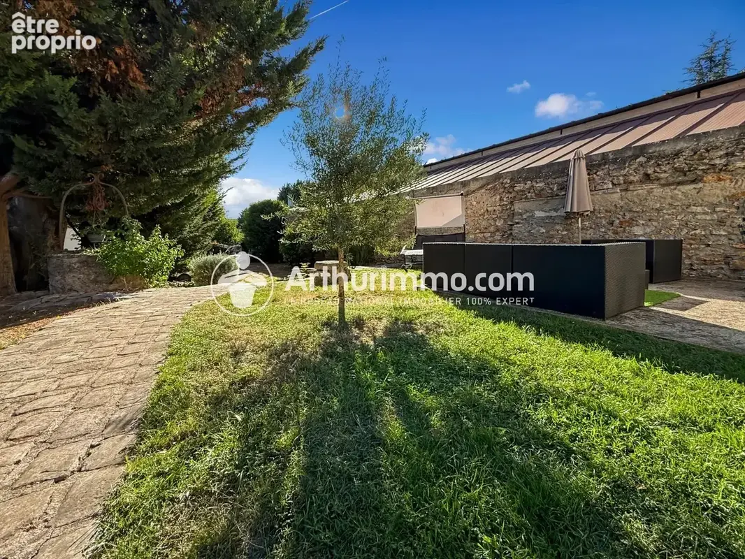 Maison de 5 pieces avec sous-sol et dependances - photo 17