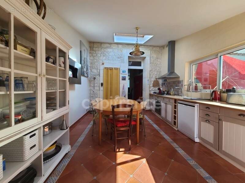 Maison à vendre sur Saintes - photo 8