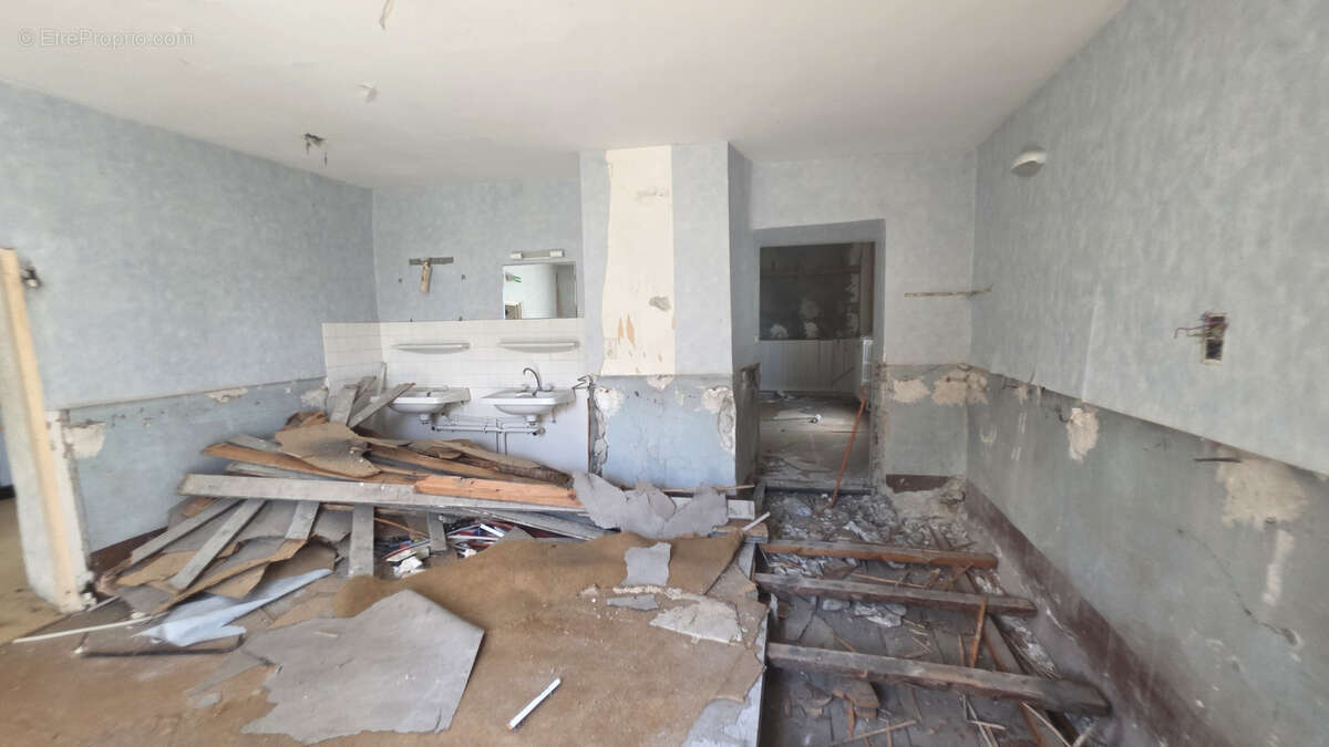 Sublime potentiel de rénovation pour cette maison de village mitoyenne - photo 7