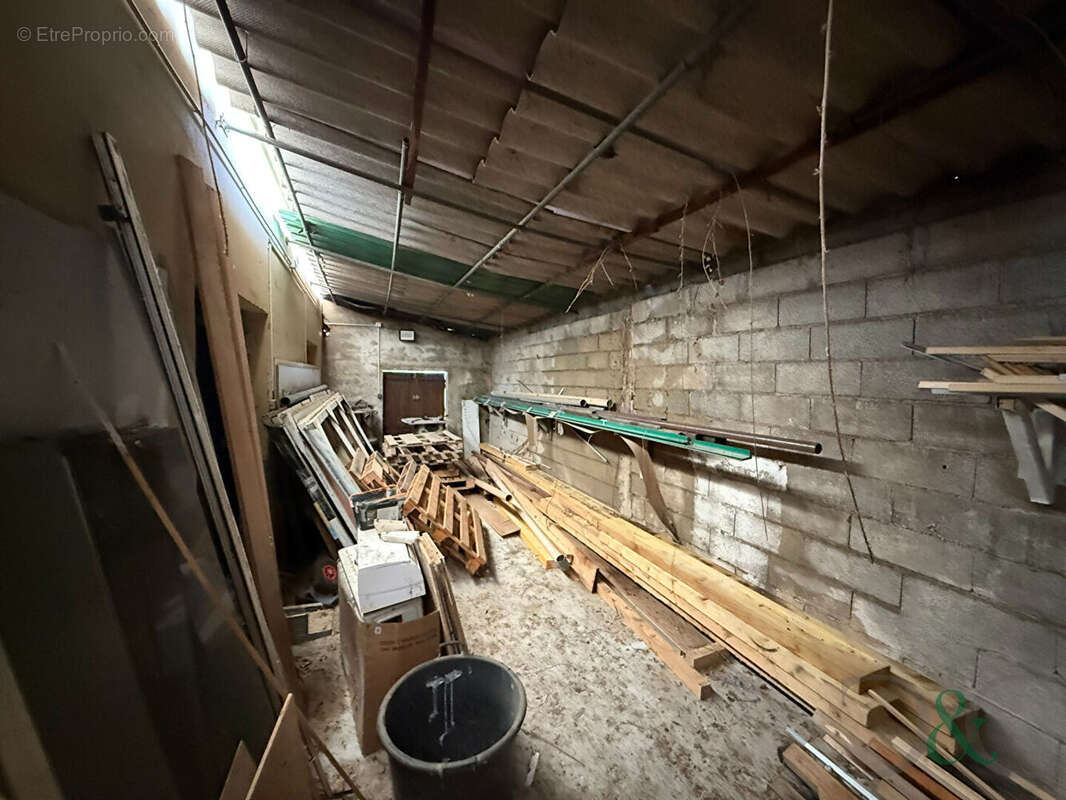 Commerce à BORMES-LES-MIMOSAS