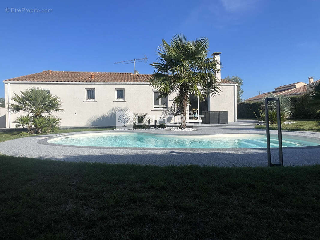 Maison à LE CHAY