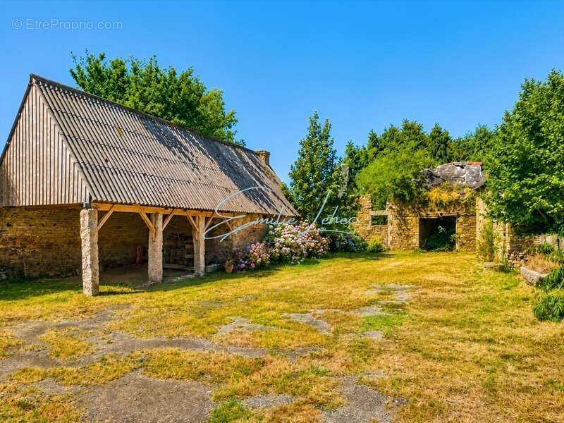 Melgven – Propriété de caractère de 197 m² avec dépendances en pierre sur plus de 8 600 m² de terrain - photo 22