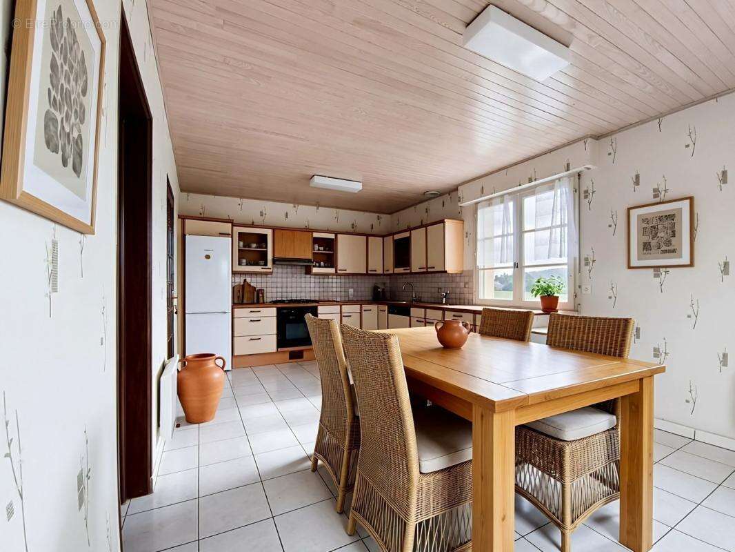 Grande maison familiale avec potentiel de deux logements – Environnement calme et verdoyant - photo 6