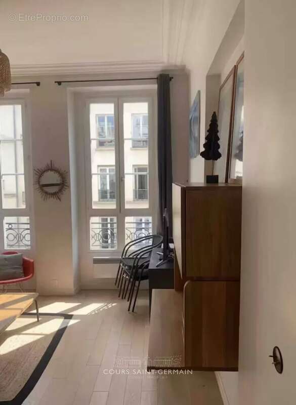 Appartement à PARIS-2E