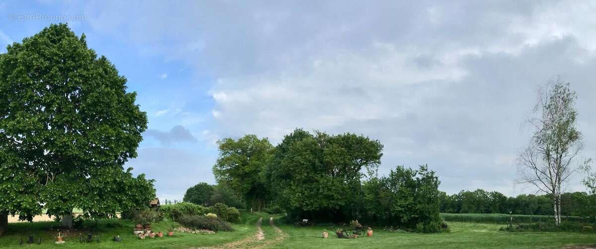 Maison à SAINTE-COLOMBE-DES-BOIS
