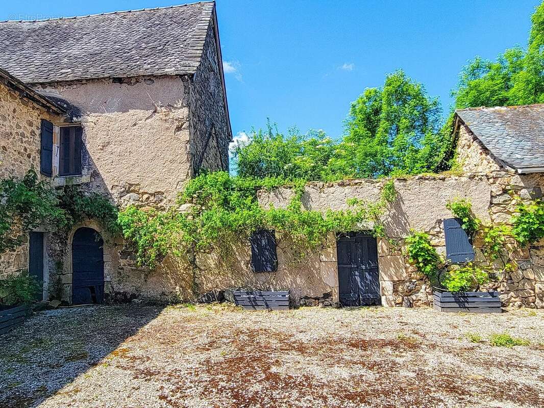 Maison à VILLEFRANCHE-DE-ROUERGUE