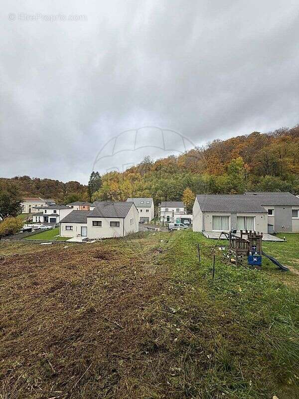 Terrain à HAUCOURT-MOULAINE