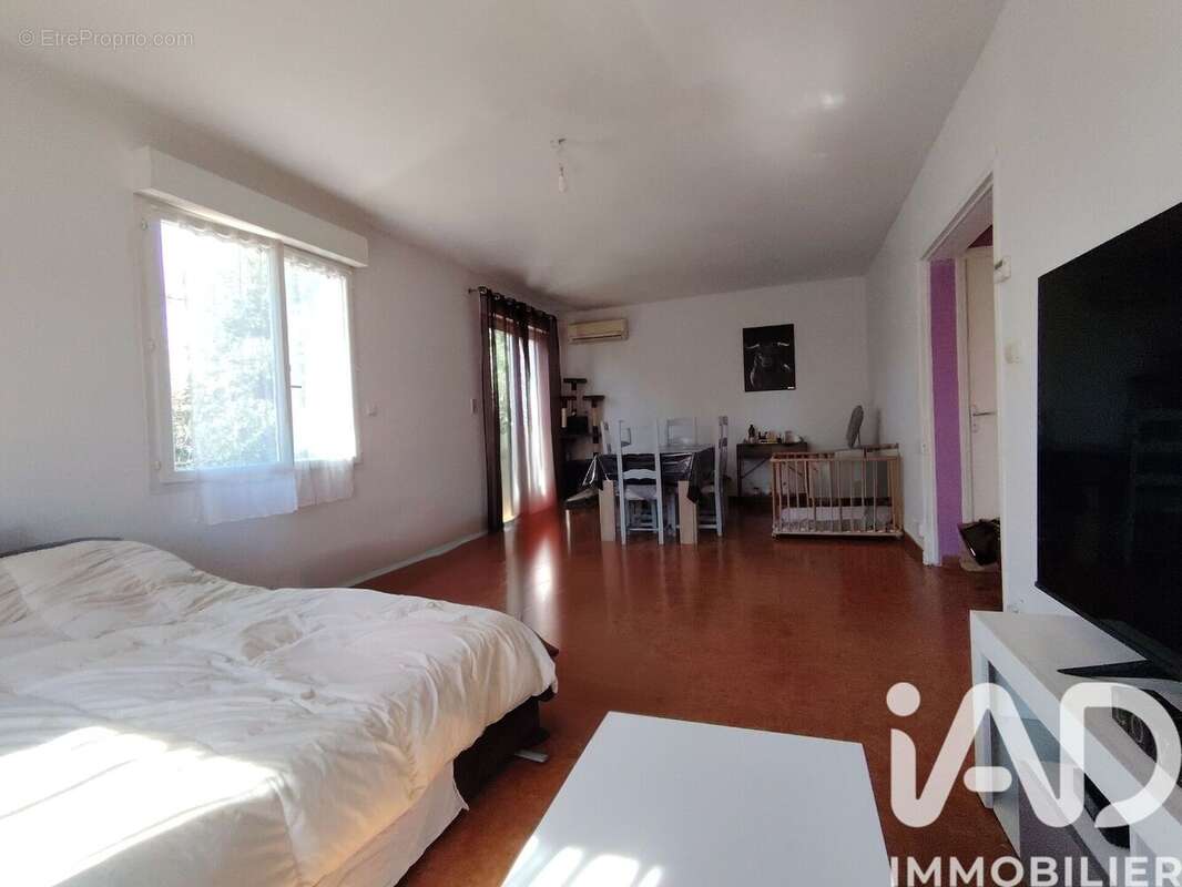 Maison 130 m² à Saint-Gilles  - photo 8