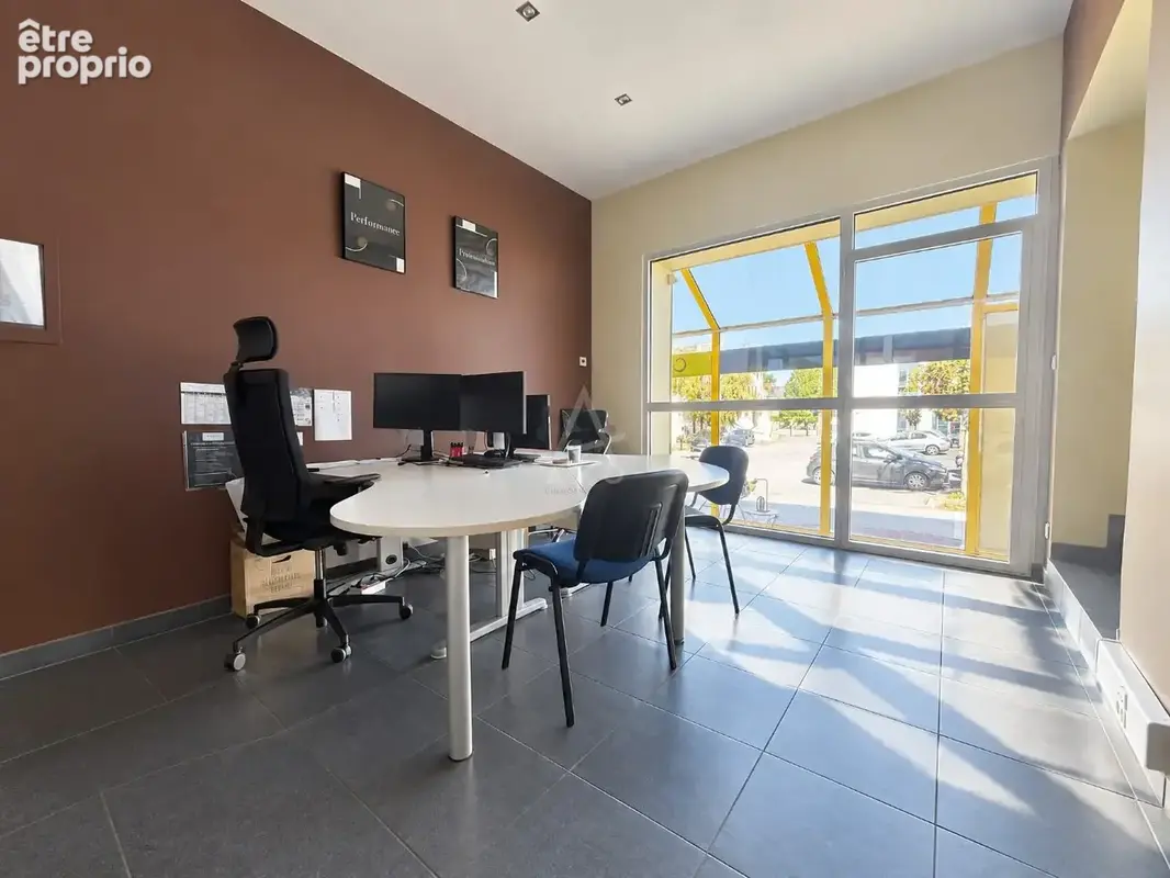Photo Commerce à Les Essarts au prix de 156 800€