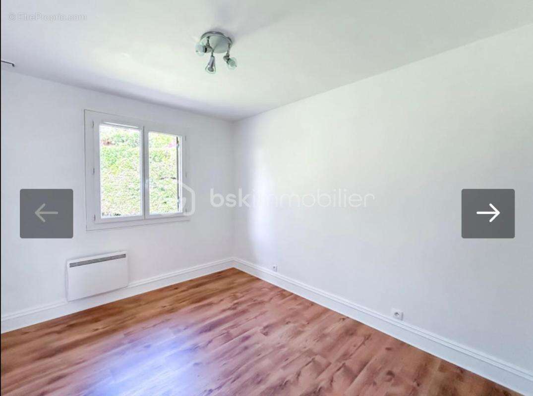 Maison à CHAMPCEVINEL