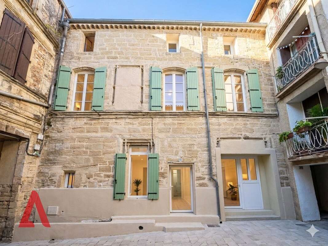 Belle maison de caractère de 200m2 avec 5 chambres en parfait état au cur historique de Roujan - photo 12