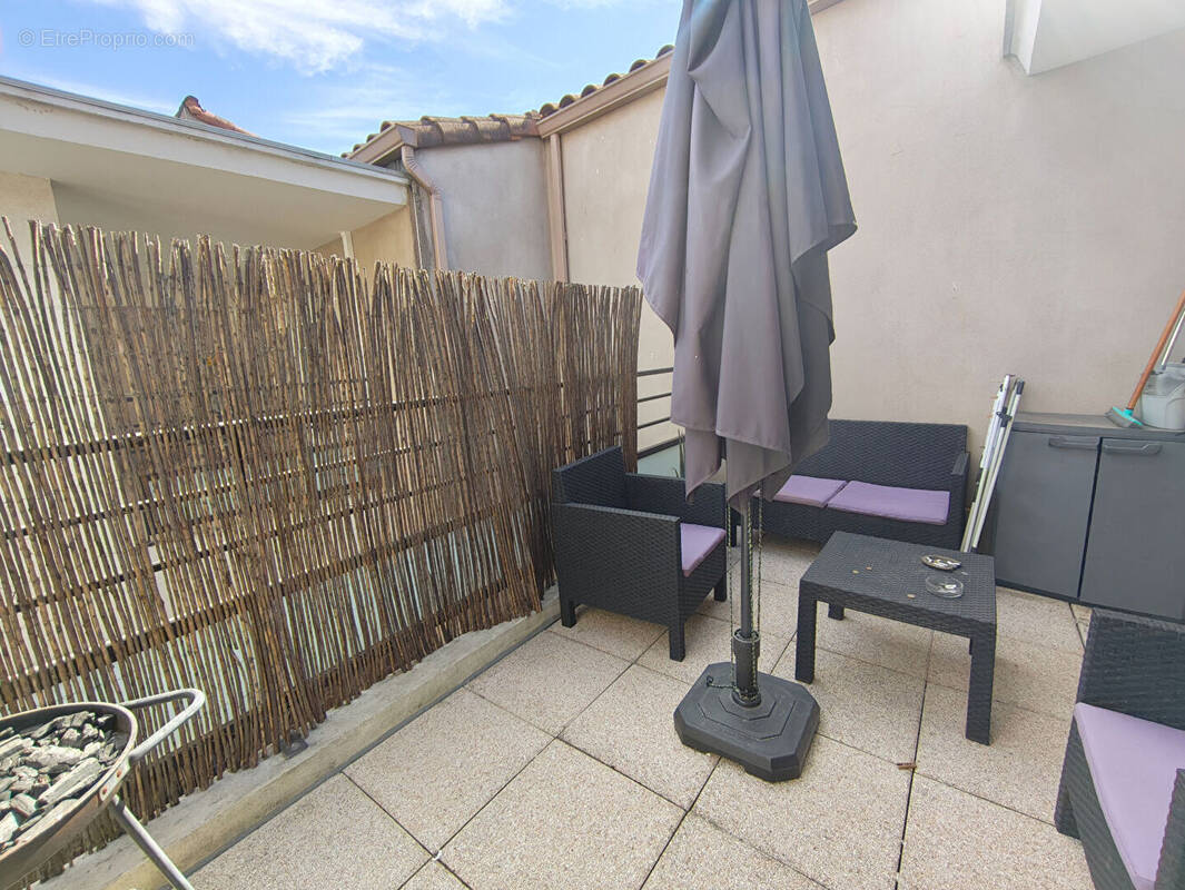 Appartement à GARONS