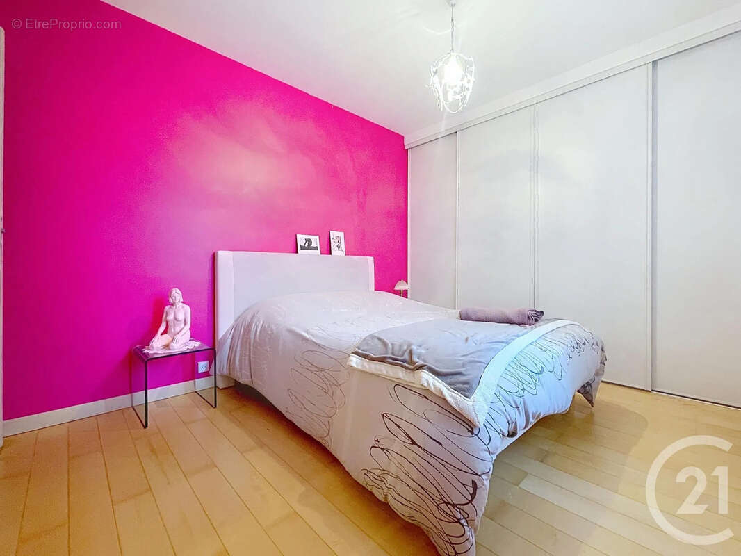 Maison 114 m² à Saint-Phal  - photo 7