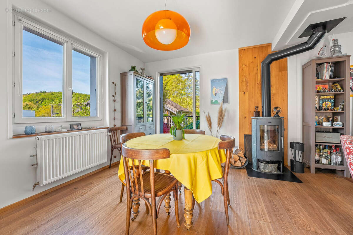 Maison à DIVONNE-LES-BAINS